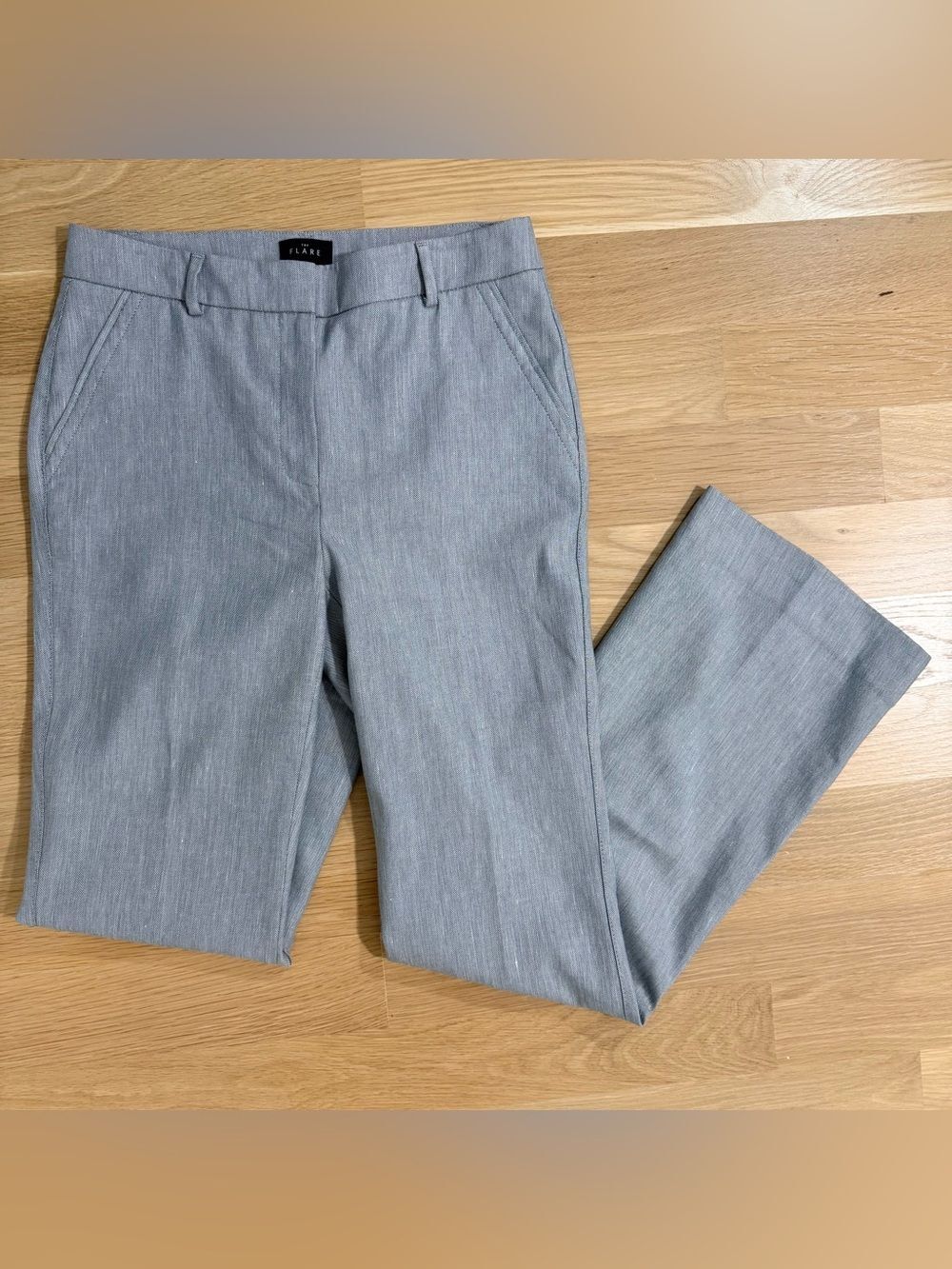 WHITE HOUSE BLACK MARKET The Flare Pants Trousers Gray Size 4